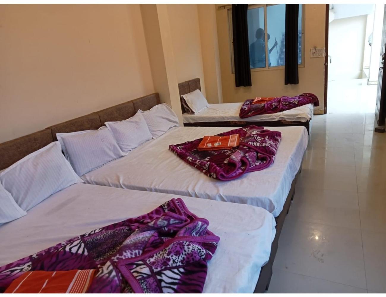 Hotel Mahakal Vishram, Ujjain Exterior foto